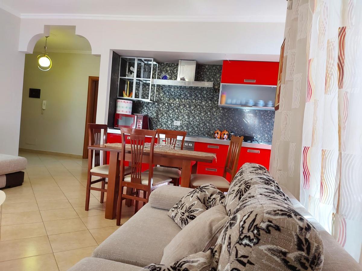 Bral Apartments 8 Two-Bedroom Beachfront Durrës 外观 照片