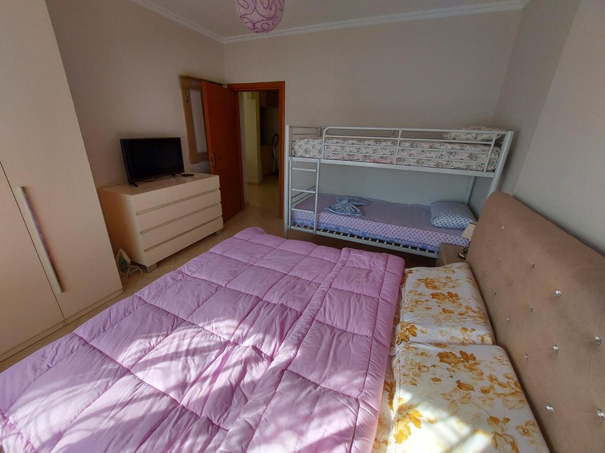 Bral Apartments 8 Two-Bedroom Beachfront Durrës 外观 照片
