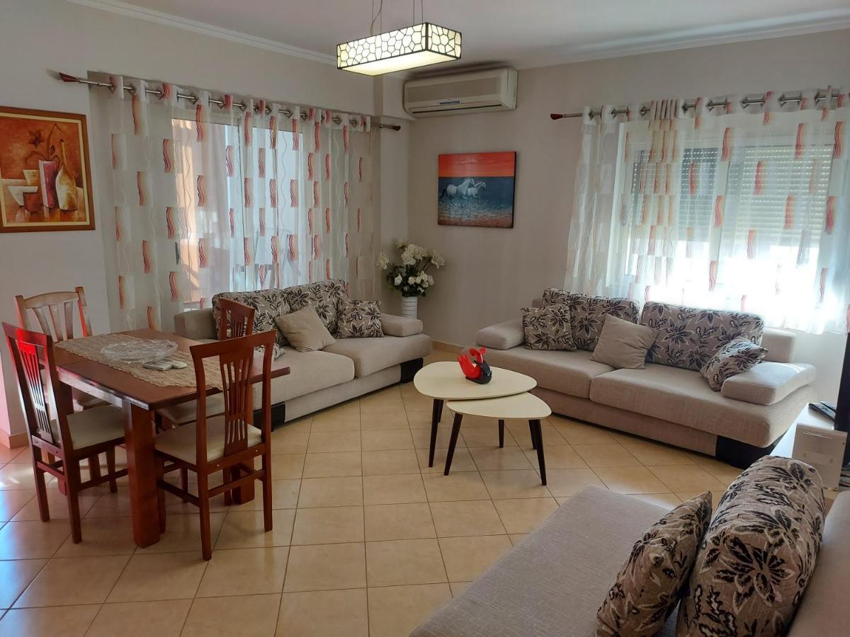 Bral Apartments 8 Two-Bedroom Beachfront Durrës 外观 照片