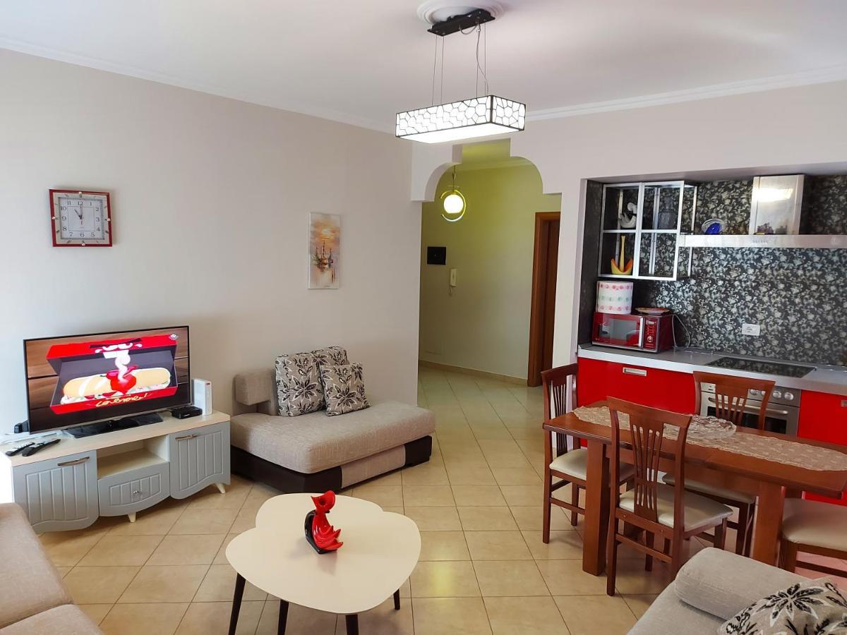 Bral Apartments 8 Two-Bedroom Beachfront Durrës 外观 照片
