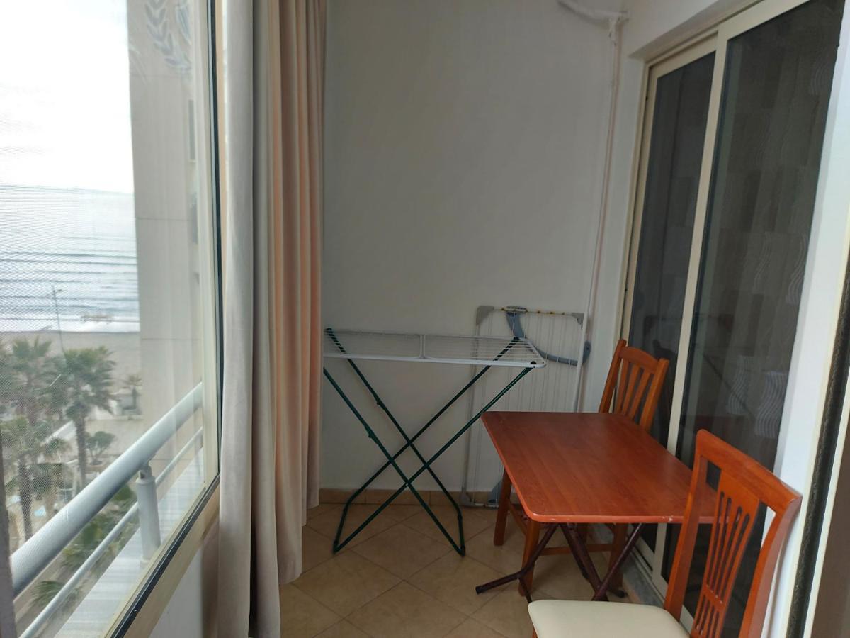 Bral Apartments 8 Two-Bedroom Beachfront Durrës 外观 照片