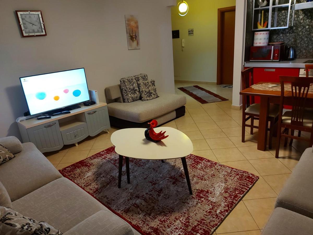 Bral Apartments 8 Two-Bedroom Beachfront Durrës 外观 照片