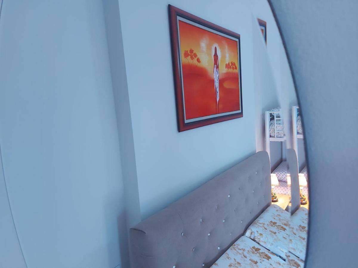 Bral Apartments 8 Two-Bedroom Beachfront Durrës 外观 照片