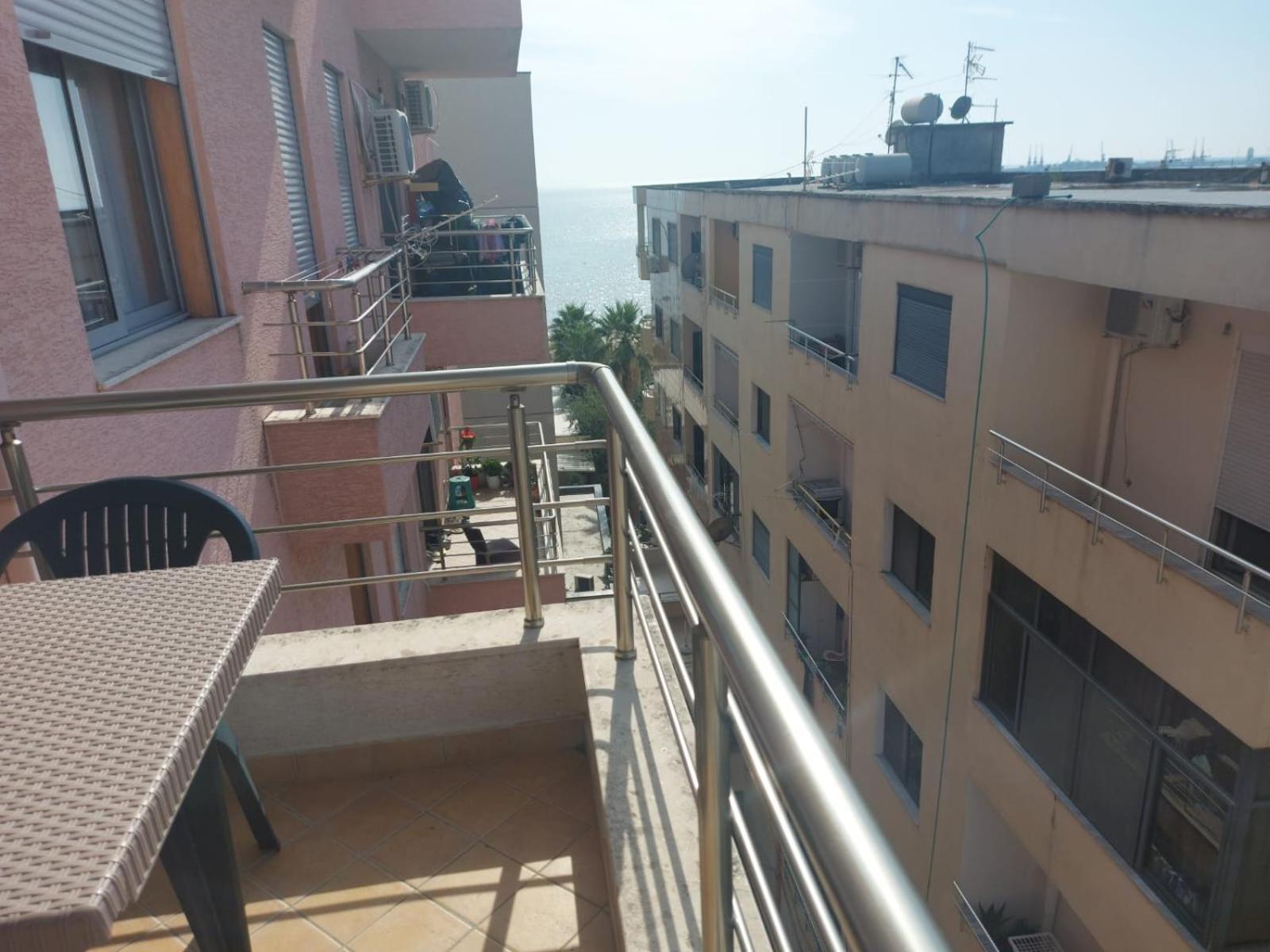 Bral Apartments 8 Two-Bedroom Beachfront Durrës 外观 照片