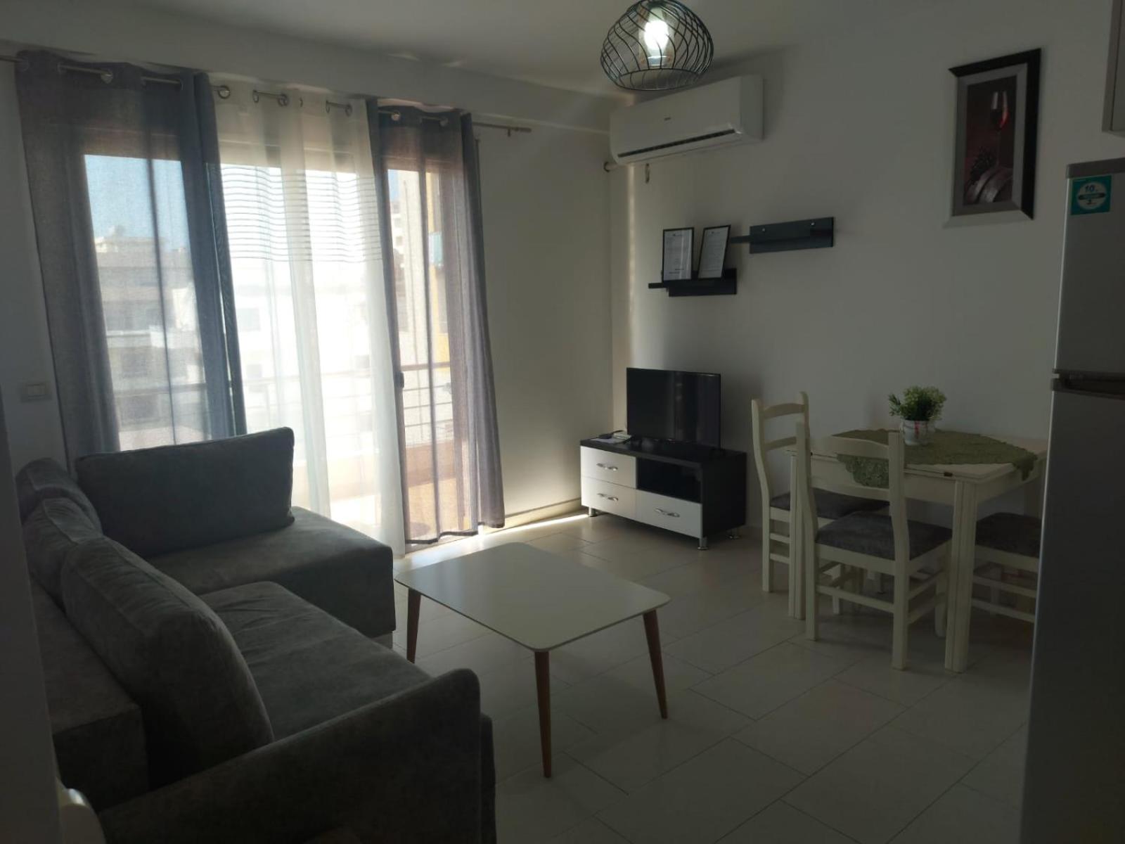 Bral Apartments 8 Two-Bedroom Beachfront Durrës 外观 照片
