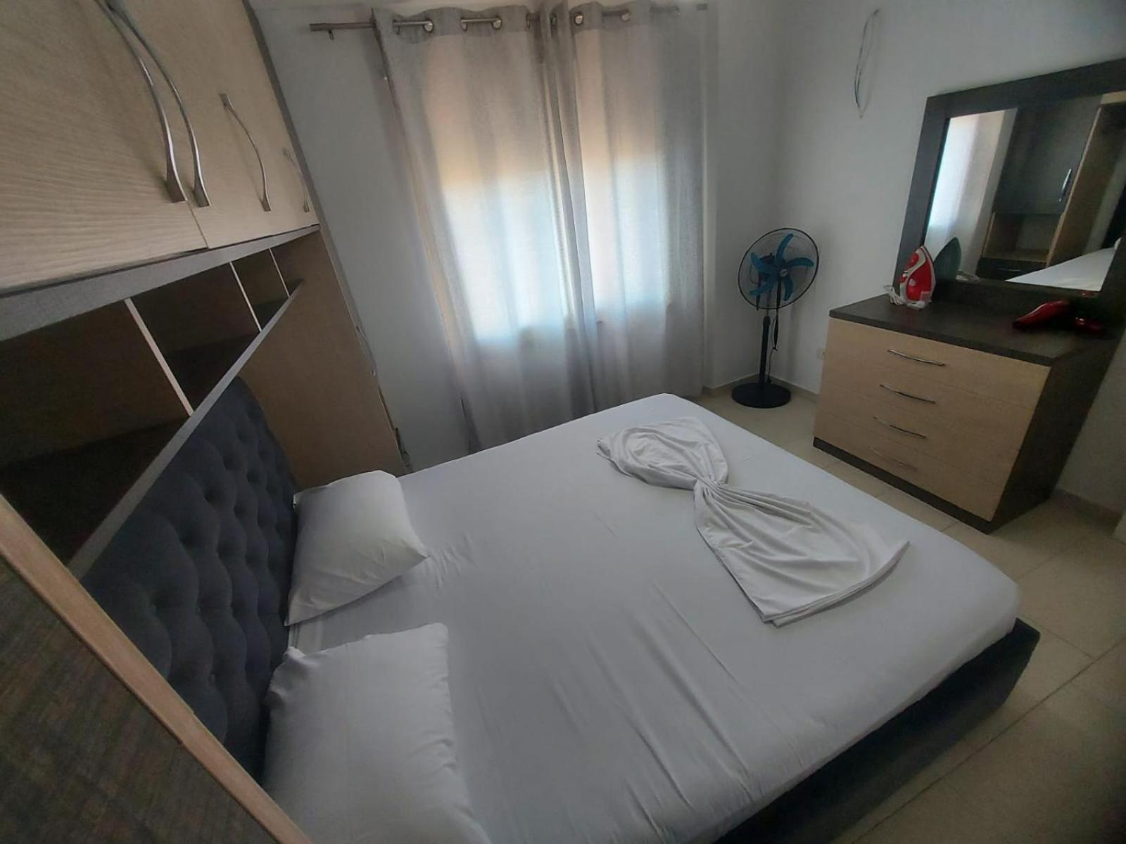 Bral Apartments 8 Two-Bedroom Beachfront Durrës 外观 照片