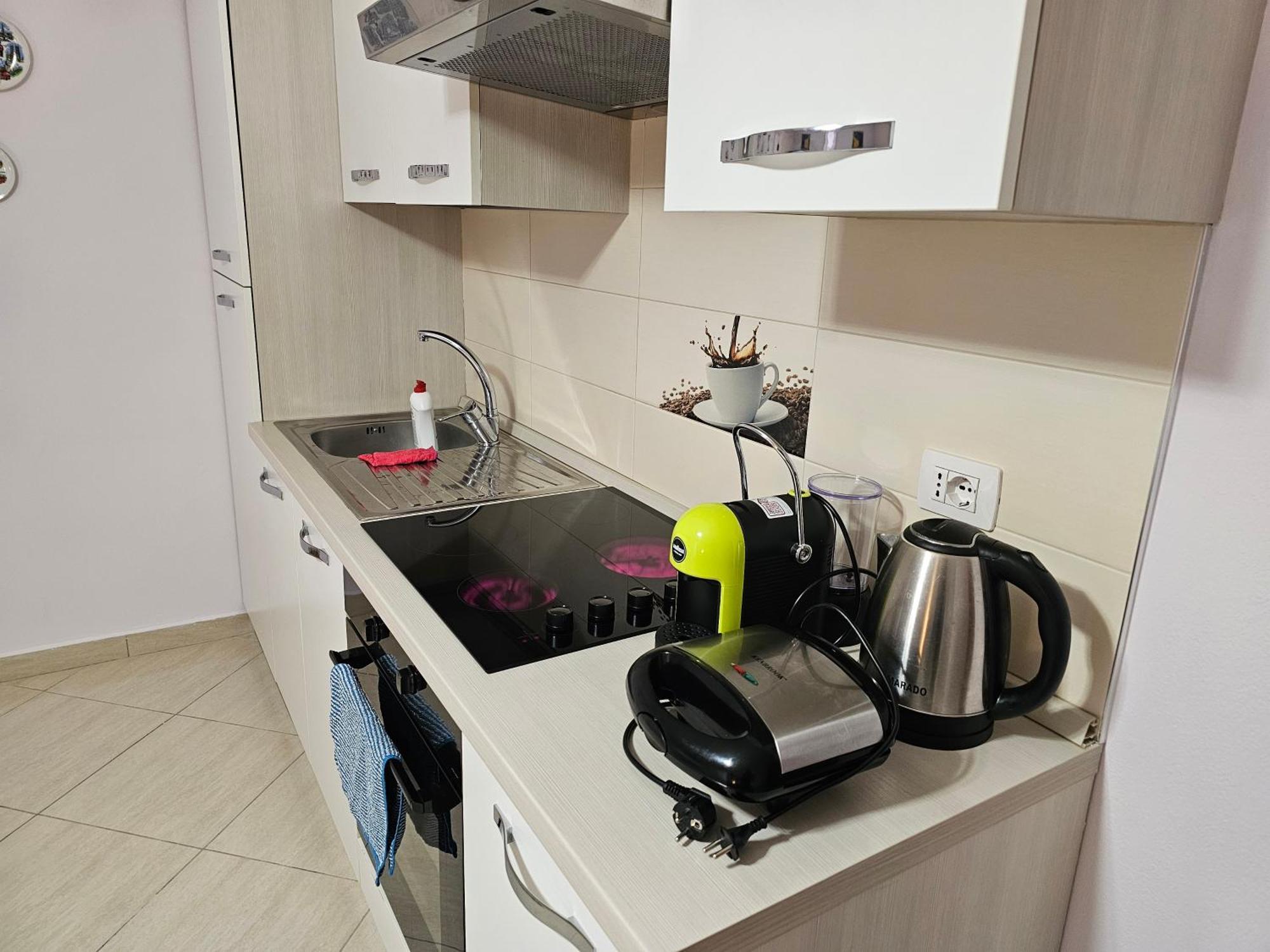 Bral Apartments 8 Two-Bedroom Beachfront Durrës 外观 照片